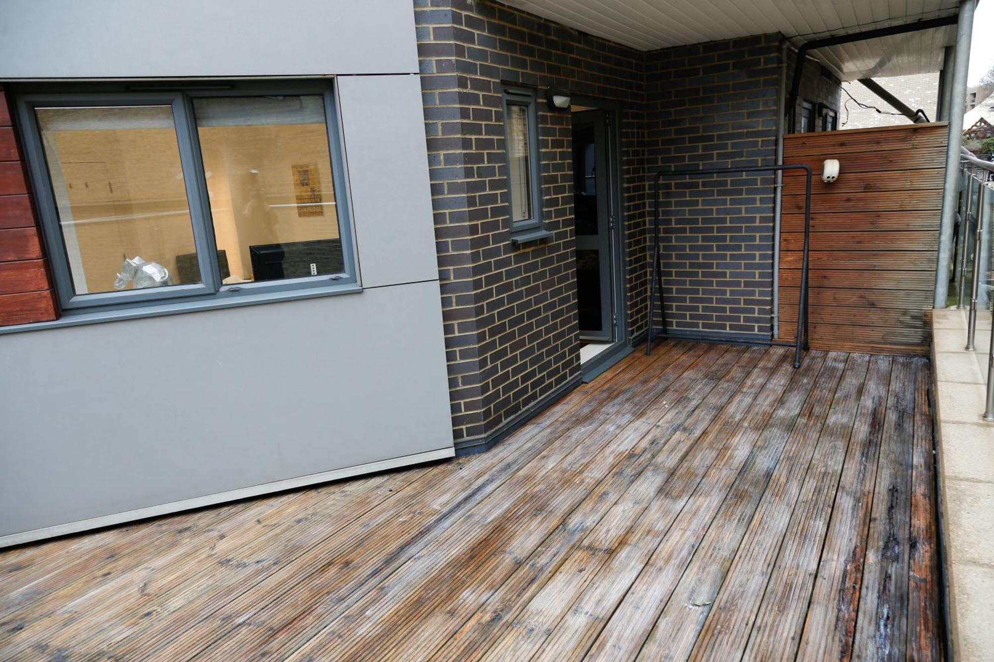 New Luxury Apartments In Central Location Next To Shops, Cafes, Bars & Metro Лондон Экстерьер фото