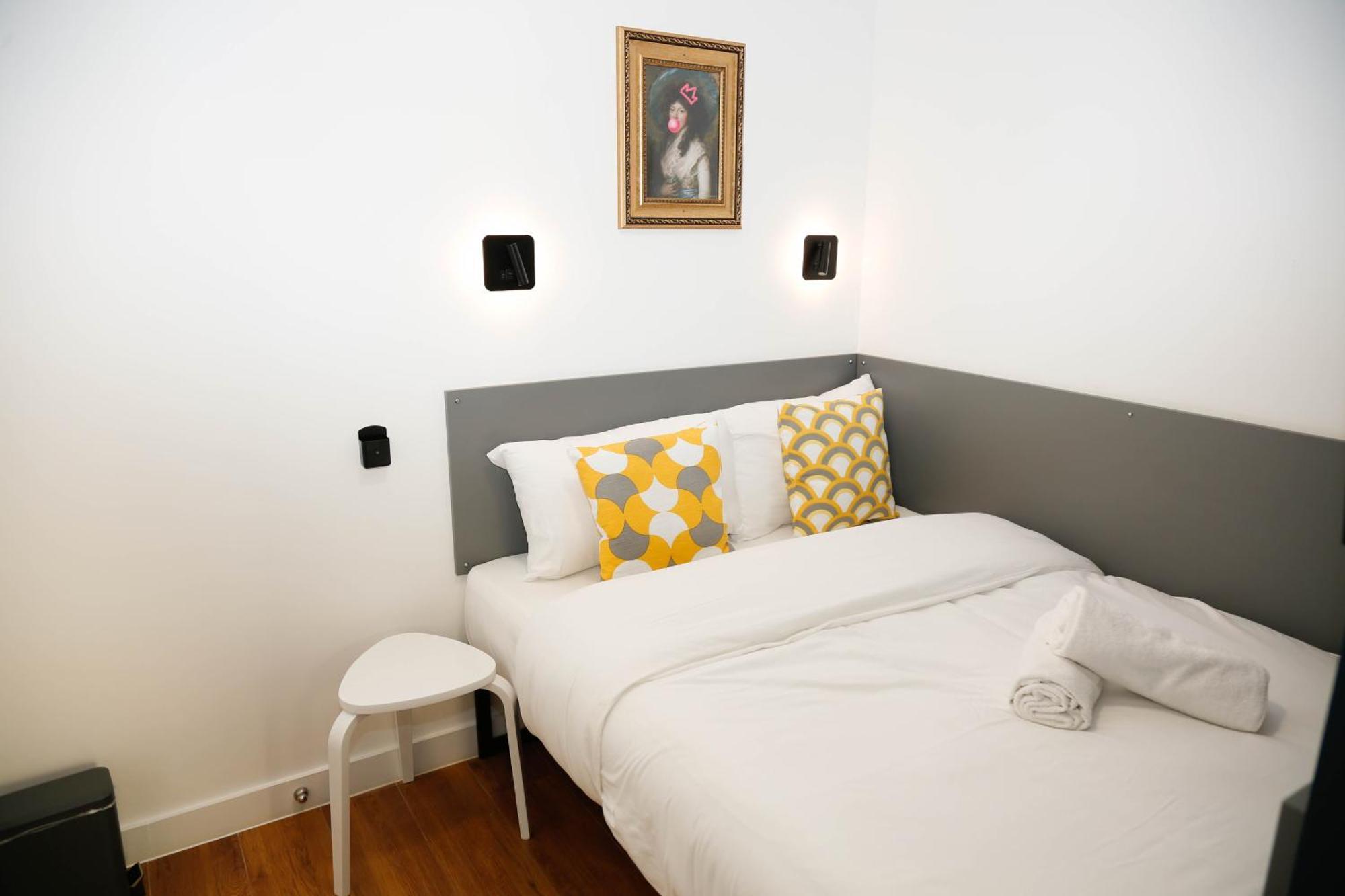 New Luxury Apartments In Central Location Next To Shops, Cafes, Bars & Metro Лондон Экстерьер фото